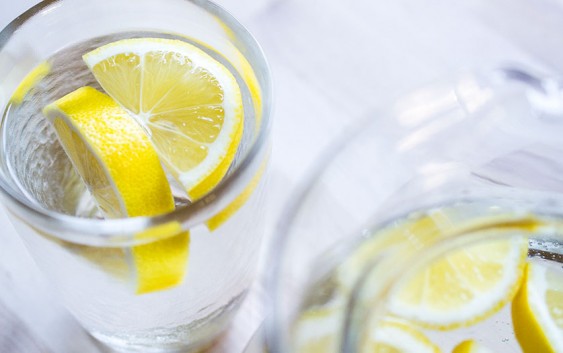 Вода з лимоном – користь чи шкода?
